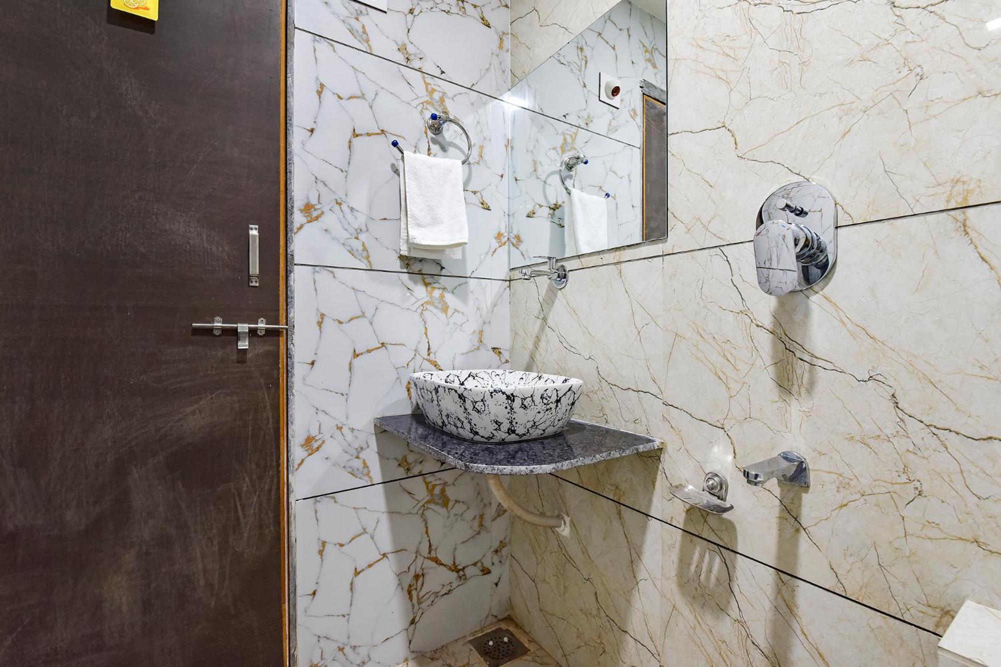 Fabhotel Symphony Grand Ahmedabad Extérieur photo